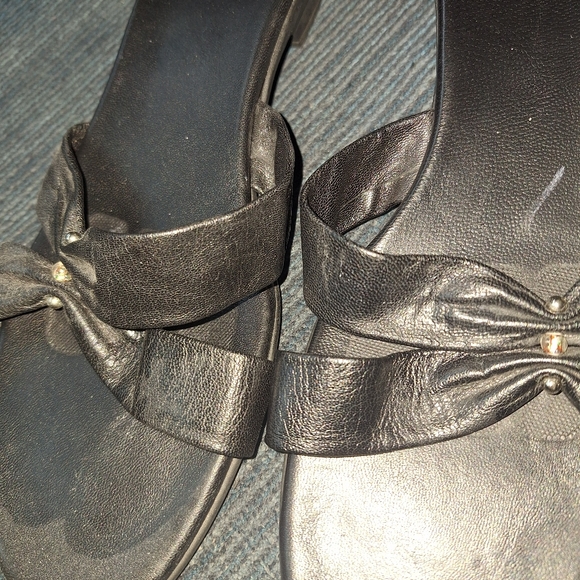 Munro American Black Leather Slides- 12 medium, gently used! - Picture 9 of 9